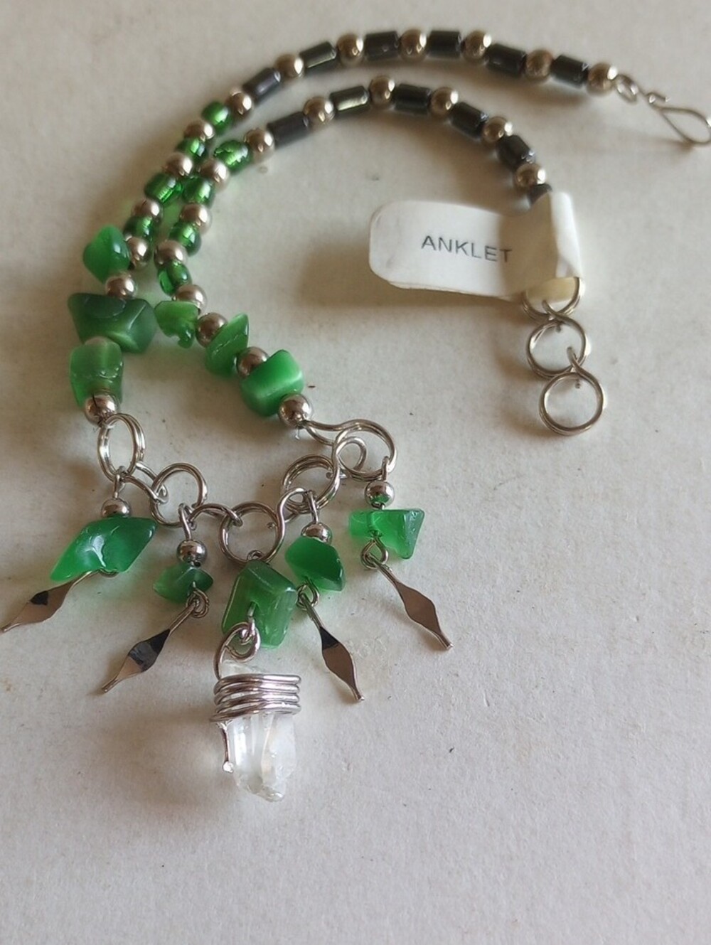 VINTAGE ANKLET GREEN FACETED GLASS FIVE CHARMS ADJUSTABLE 10"- 11" LONG